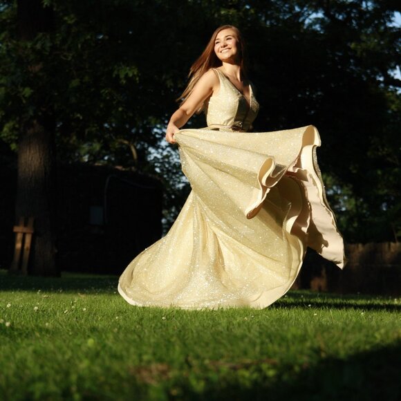 ✨Stunning Custom Designer Ball Gown-Made in Ukraine✨ - Picture 3 of 5